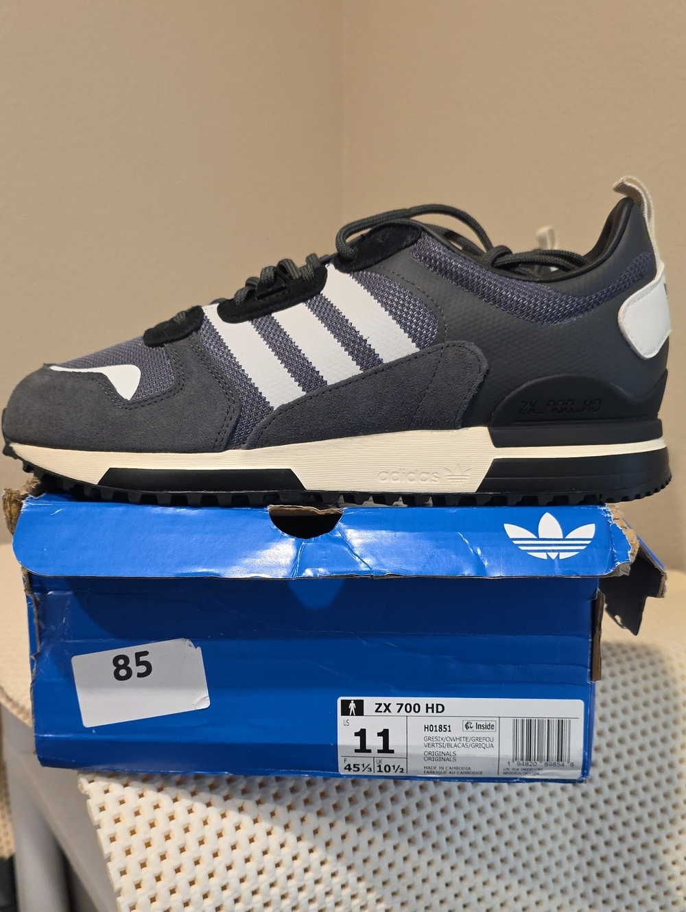 adidas ZX 700 HD Sneaker - Charcoal Gray & White Size 11M. *New*